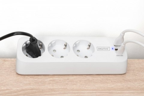 Listwa zasilająca biurkowa, 3 gniazda Schuko, 2x USB-A (2x 12W), 1x USB-C (30W) z zaciskiem na blat, kabel 1,5m, biała