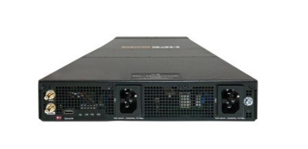 Przełącznik półszerokości H-series SN8325H z 18 portami SFP28 25GbE oraz 4 portami QSFP28 100GbE (zasilanie od strony złączy)